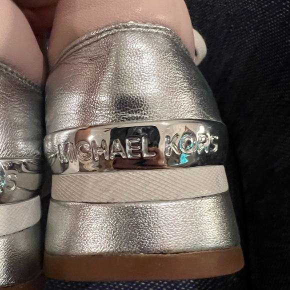 MICHAEL KORS Leather metallic sneakers. 🩷🩶🤍 - Picture 9 of 10